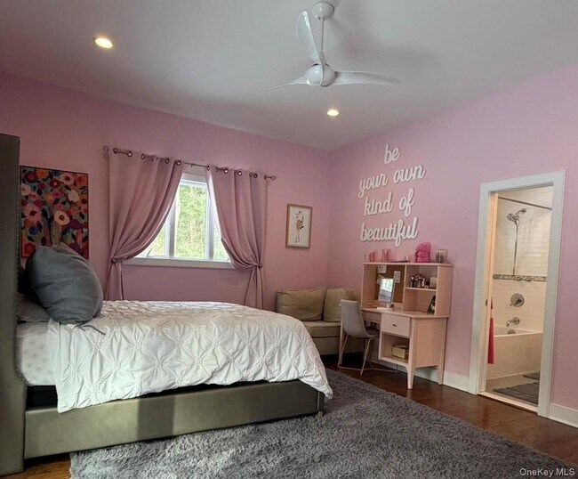 Building Photo - 10 Skyes Neck Ct