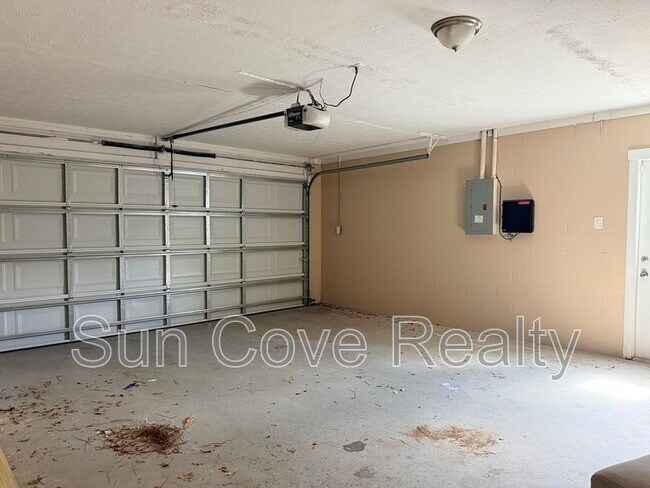 Building Photo - 4017 Paddlewheel Dr