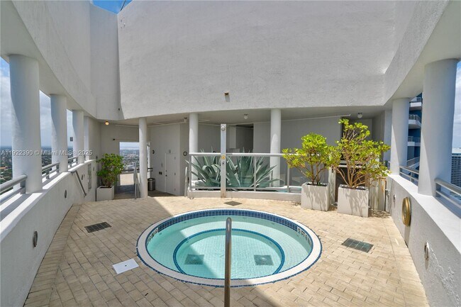 Building Photo - 60 SW 13th St