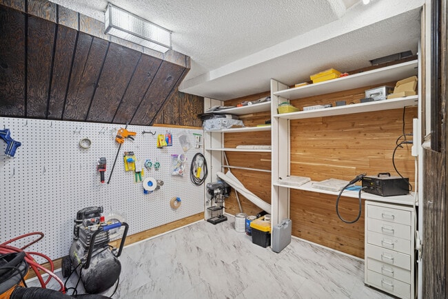 Building Photo - 1037 Heatherfield Ln