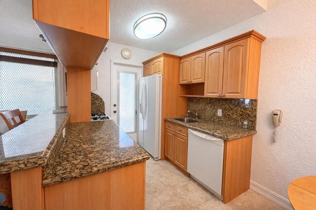 Building Photo - 655 Meridian Ave