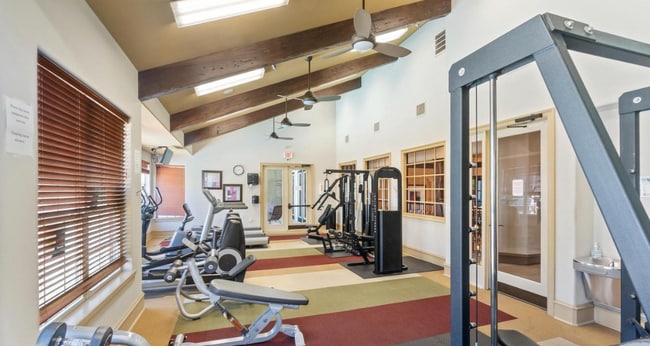 Building Photo - 12917 Centre Park Cir