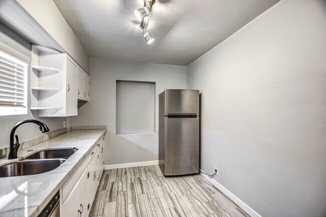 Building Photo - Vintage Ranch Home