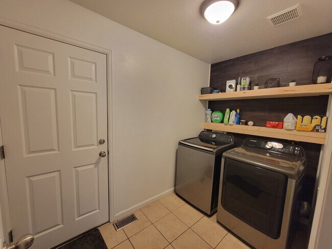 Building Photo - 2479 S Ensenada Way