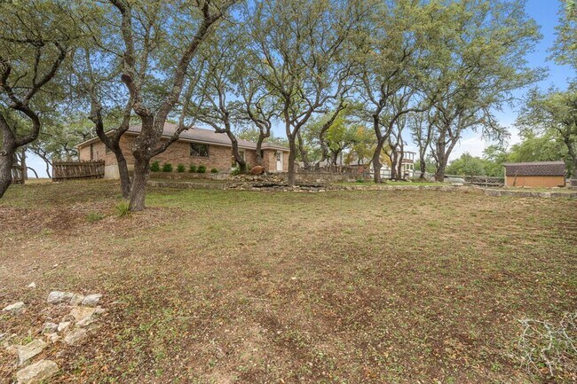 Building Photo - 900 Morgan Hill Dr