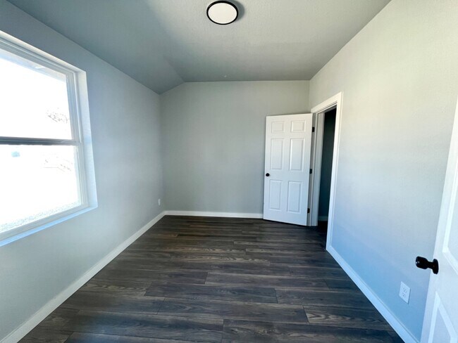 Building Photo - 2714 Observation Dr