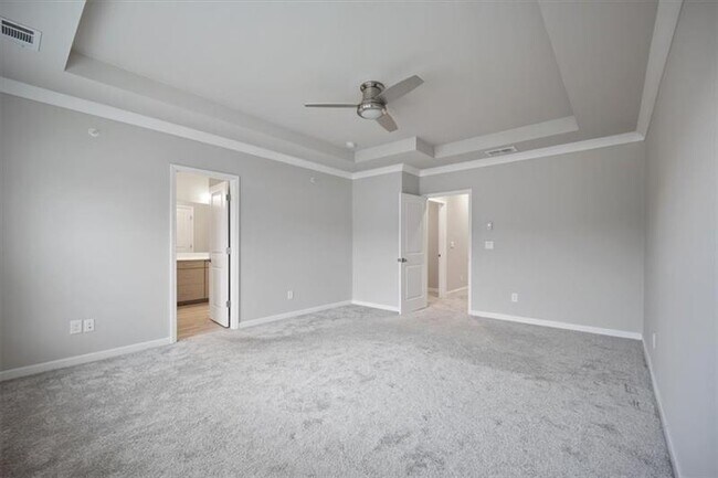 Building Photo - 1505 Slopeside Loop SE