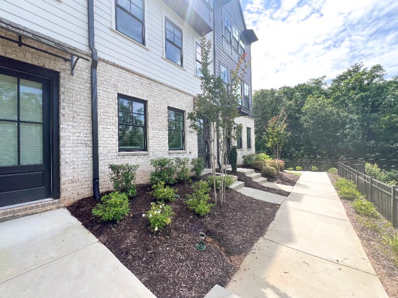 Building Photo - 6605 Beacon Dr