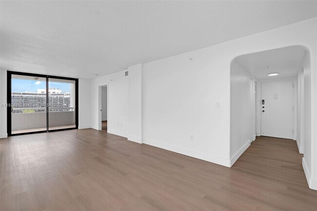 Building Photo - 6830 Indian Creek Dr