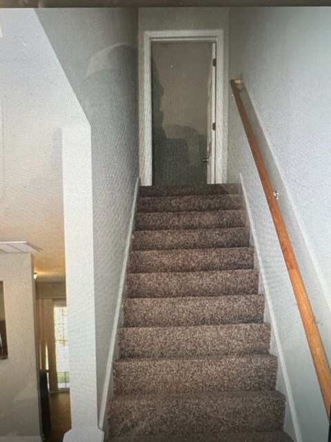 Building Photo - 4029 Cobblestone Dr