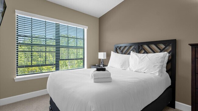 Building Photo - 14545 Damai Ln