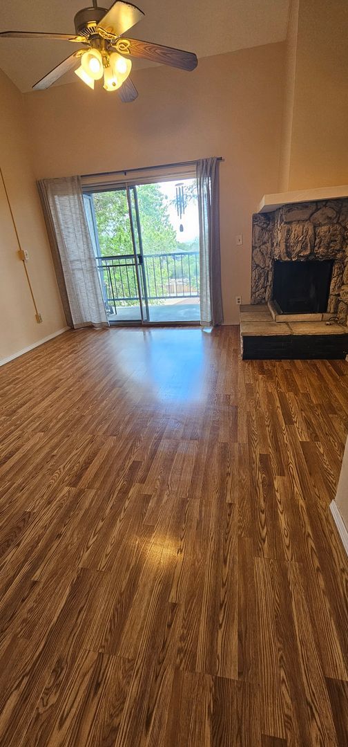 Building Photo - Clear Acre Condominiums