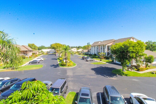 Building Photo - ** 2/2 CHARMING FURNISHED CONDO AT THE ISL...