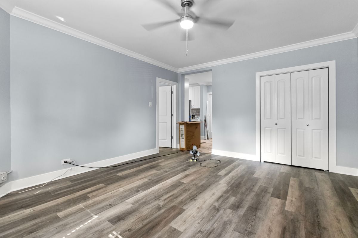 Building Photo - 3815 N Greenview Ave