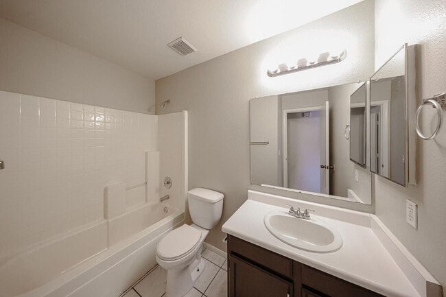 Building Photo - 3215 W Abraham Ln