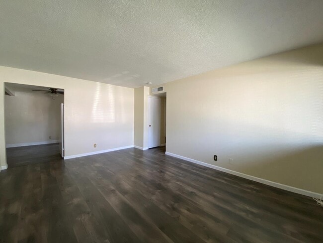 Building Photo - 2609 W Griffith Way