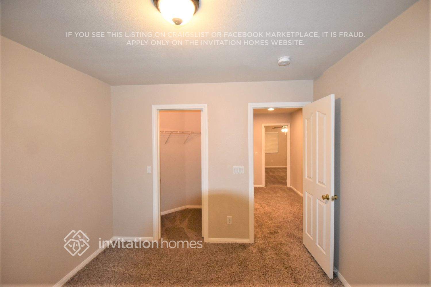 Building Photo - 8637 W Gilmore Ave