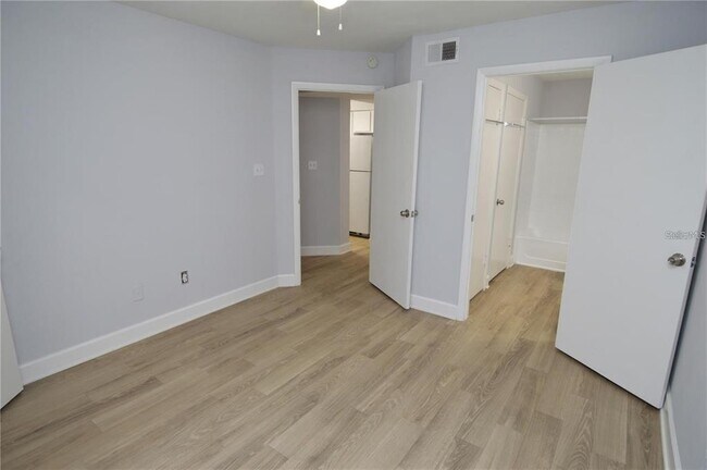 Building Photo - 8758 Mallard Reserve Dr