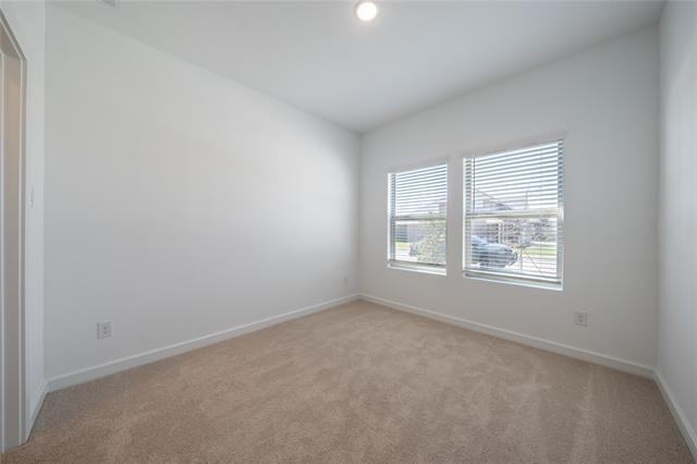 Building Photo - 2217 Maple Cir