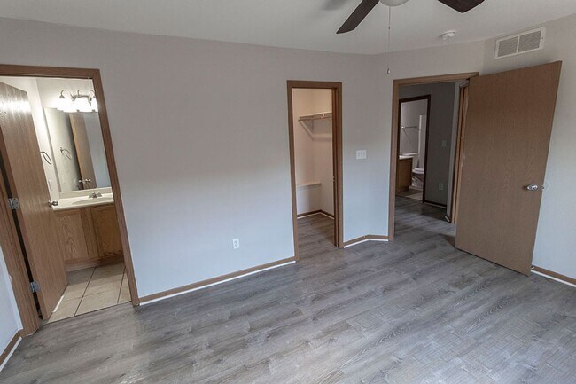 Building Photo - 1505-1507 Bodie Dr.