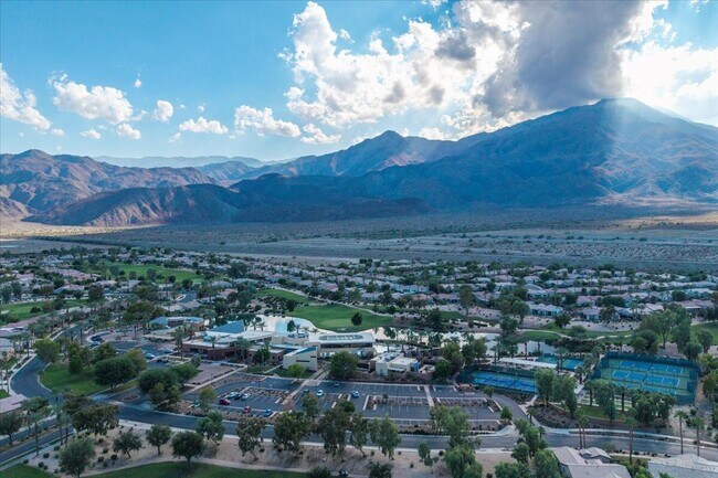 Building Photo - 60636 Desert Shadows Dr