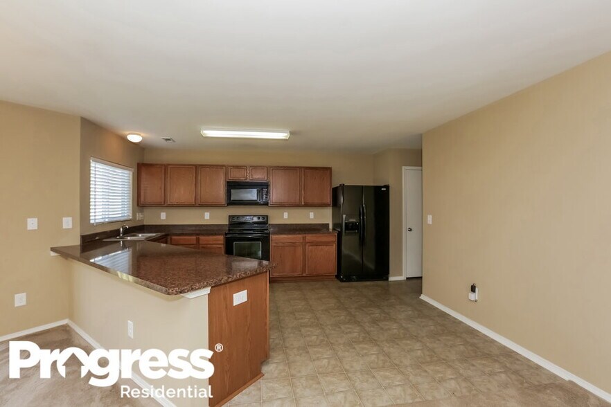 Building Photo - 6329 Highland Commons Dr