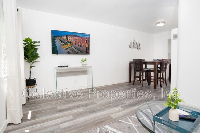 Building Photo - 3122 Cañon Street - B
