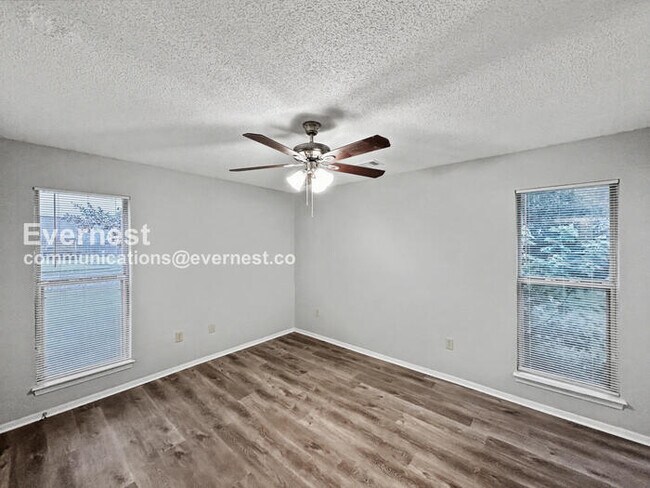 Building Photo - 6572 Rosewood Dr