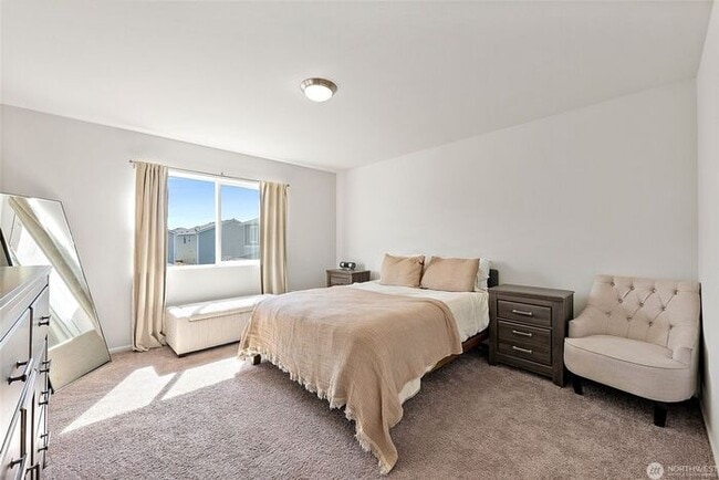 Building Photo - AVAILABLE NOW JULY FREE Yelm home builit i...