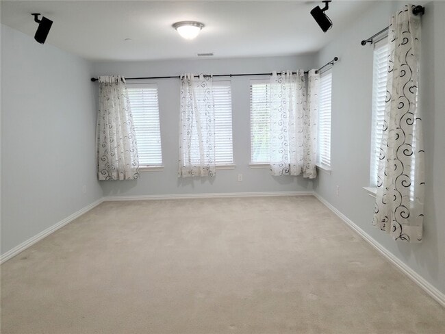 Building Photo - 4817 Bridgewater St