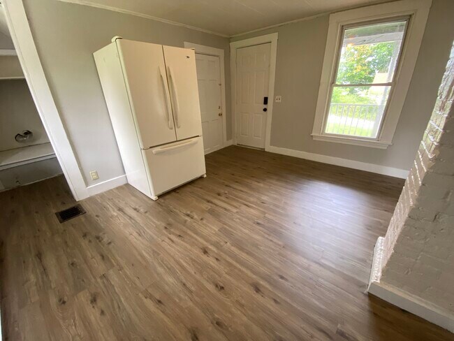 Building Photo - 3 Cross St