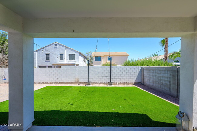 Building Photo - 542 E Bamboo Ln