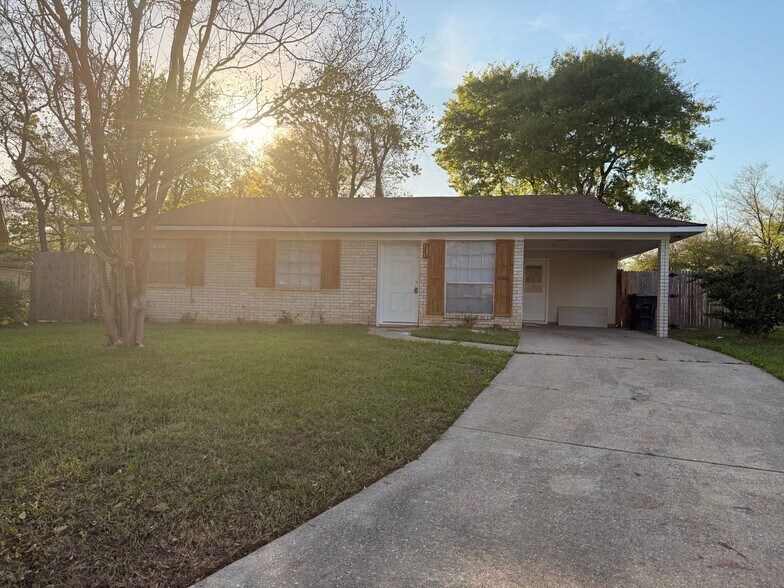 Building Photo - 8706 Elbert Cir