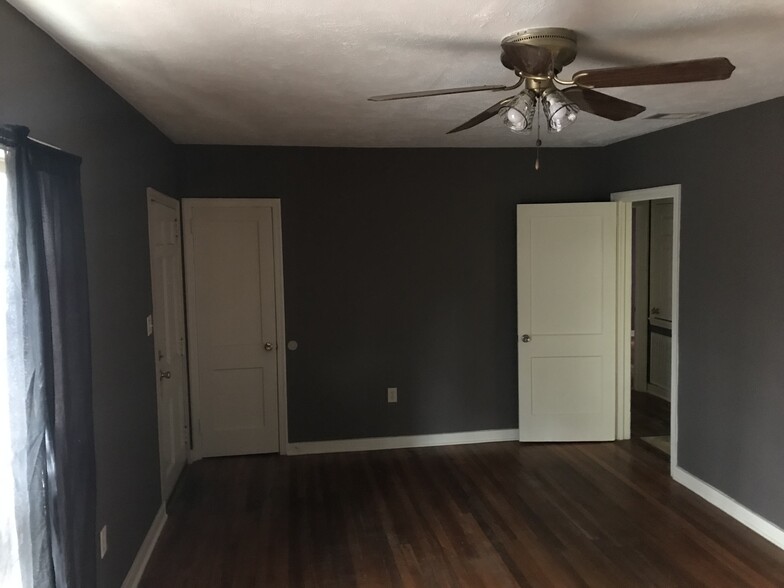 Living room front area - 544 Belvedere Rd