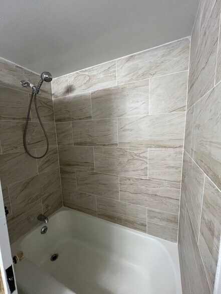 Building Photo - 130 Dartmouth Ave