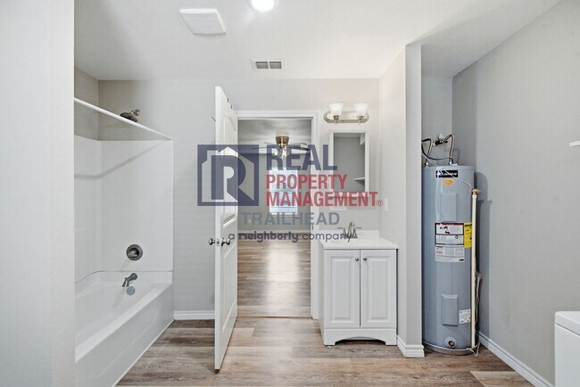 Building Photo - Updated 3-Bedroom Home Near Tarleton State University