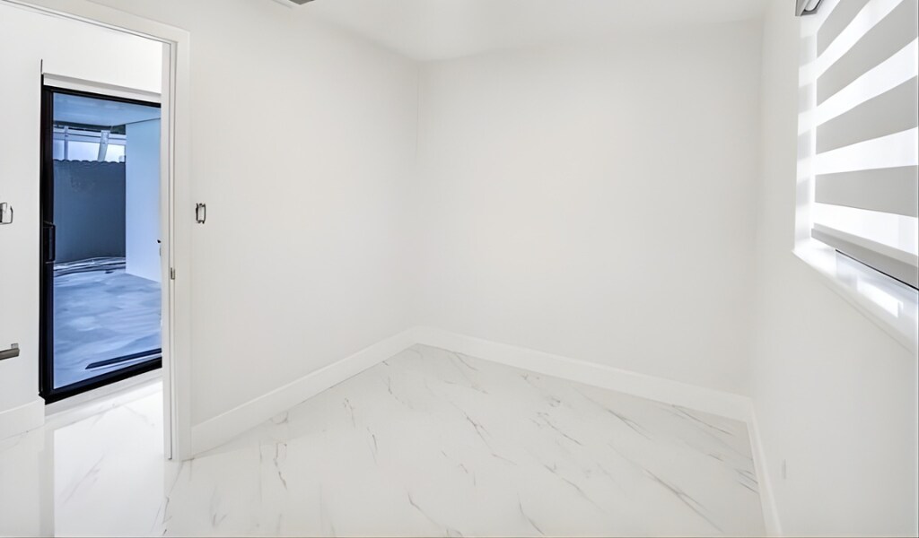 Building Photo - 7881 Hope St