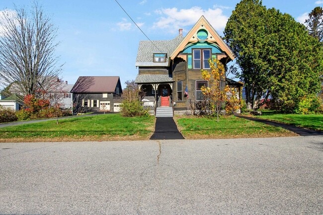 Primary Photo - 19 Pine St