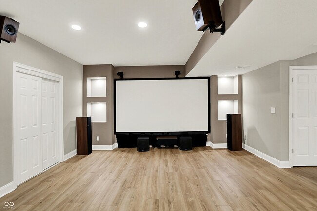 Building Photo - 13720 Akers Dr