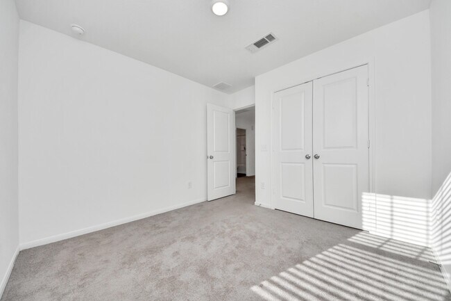 Building Photo - 25927 Chicory Dr