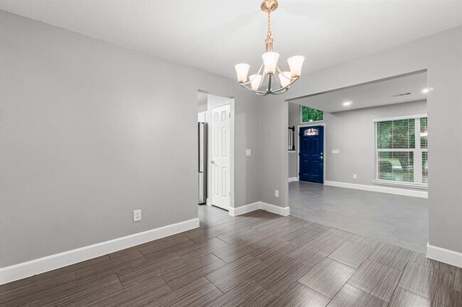 Building Photo - 139 W Village Knoll Cir