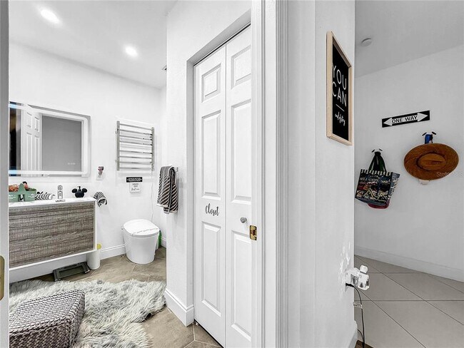 Building Photo - 3608 54th Dr W