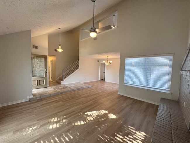 Building Photo - 22018 Elsinore Dr