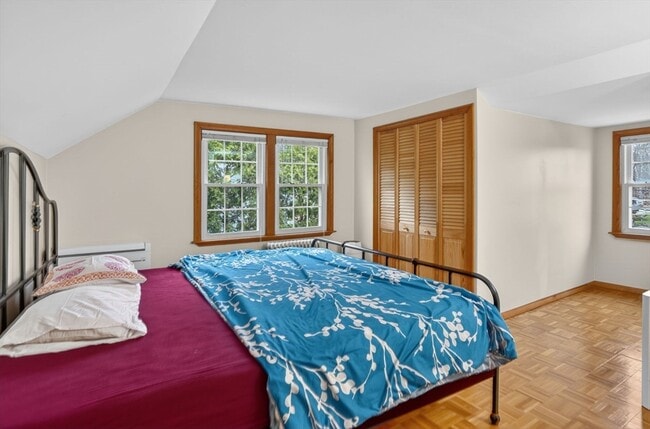 Building Photo - 13 Pleasant St