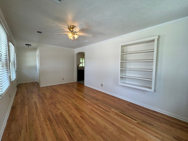 Building Photo - Cozy 3/1 House in East Rome- $1,495