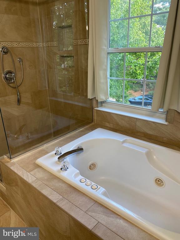 Building Photo - 21733 Tottenham Hale Ct