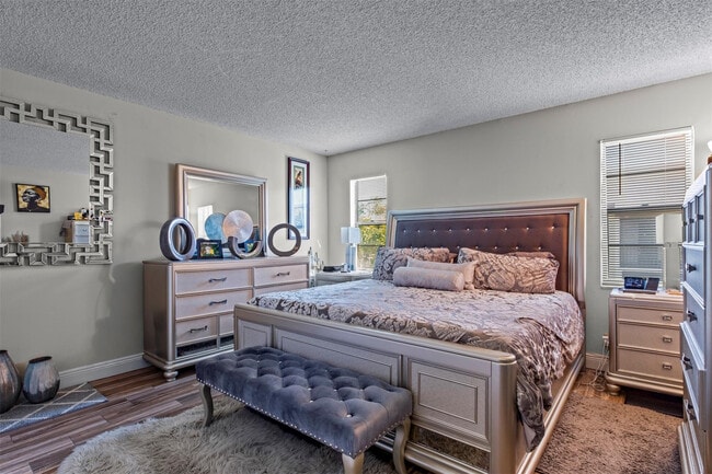 Building Photo - 7951 Southgate Blvd