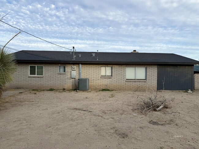 Building Photo - 2944 S 12th Ave