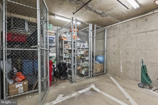 Building Photo - 171 Somervelle St