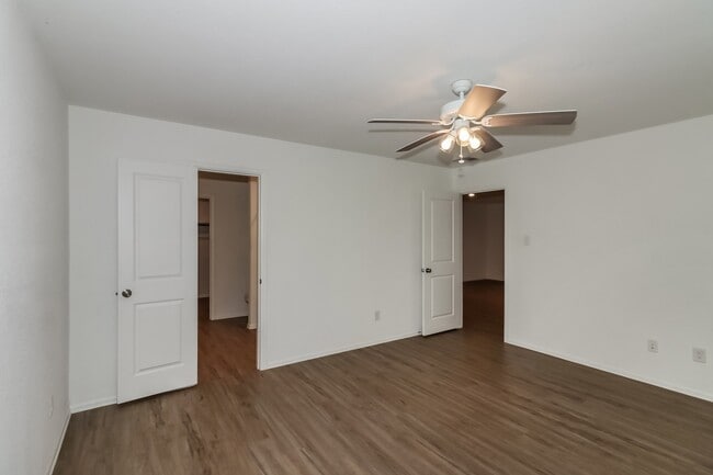 Building Photo - 3302 Aster Mdw Wy